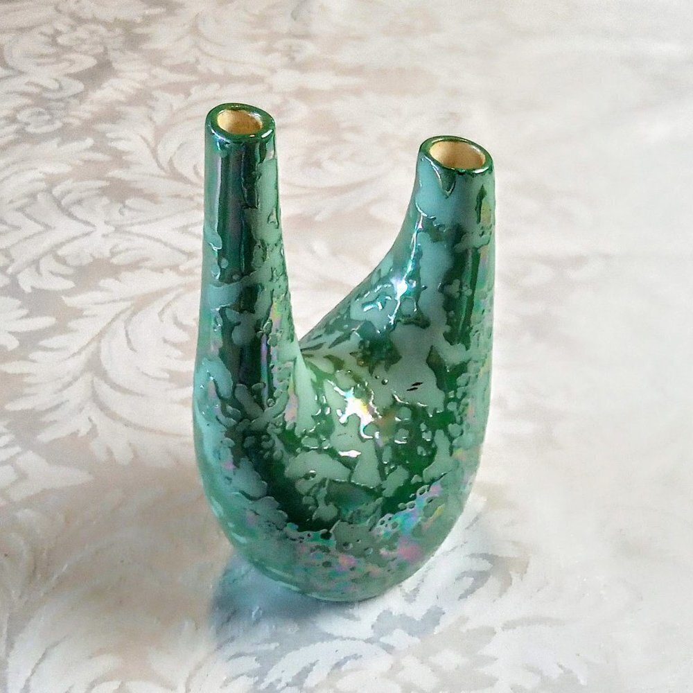 MG Green Polished/Matte Dual Bud Flower Vase